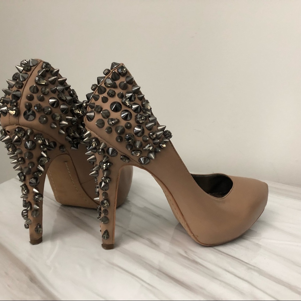 Barely used! Spiked heels 👠!!